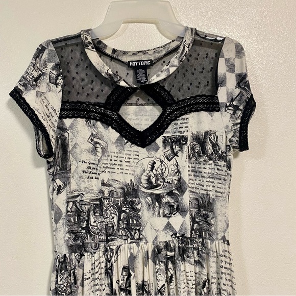 Hot Topic Alice in Wonderland Storybook Dress Size Medium - Picture 8 of 15
